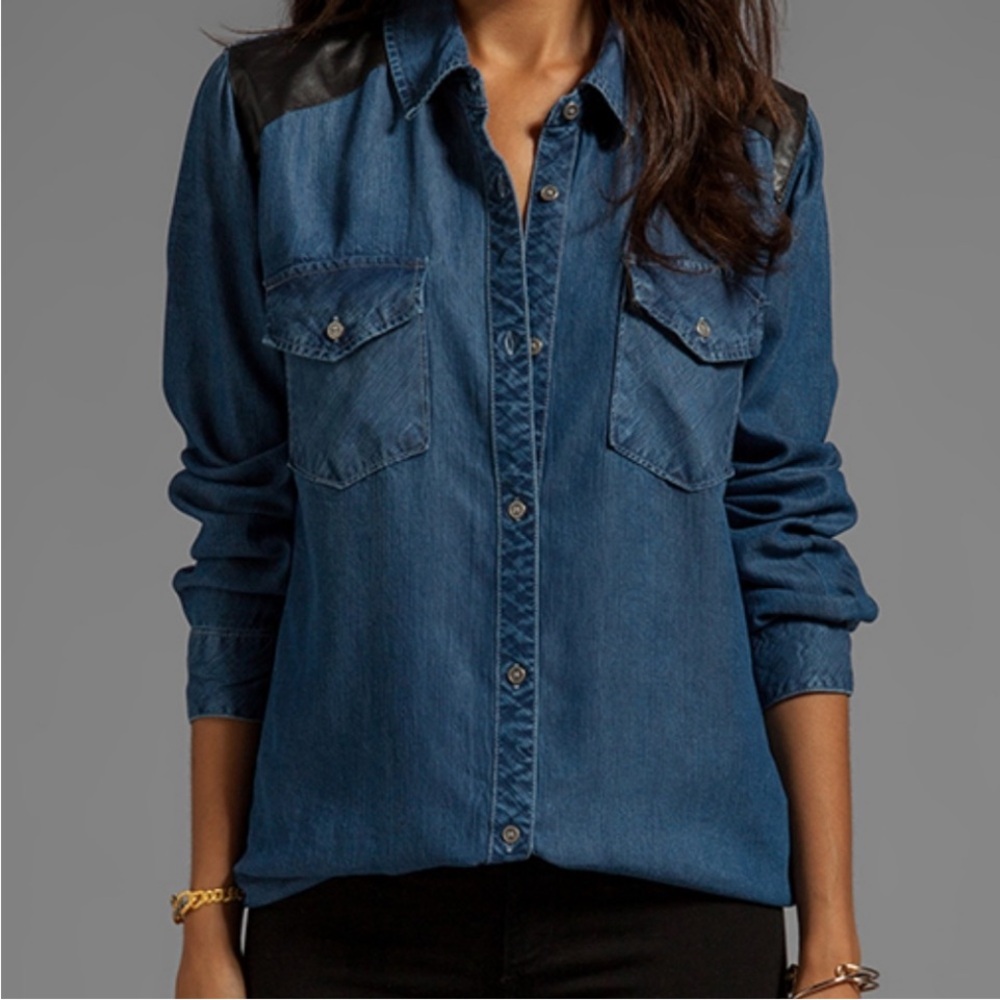 RAILS BLUE BUTTON DOWN JEAN JACKET SIZE MEDIUM